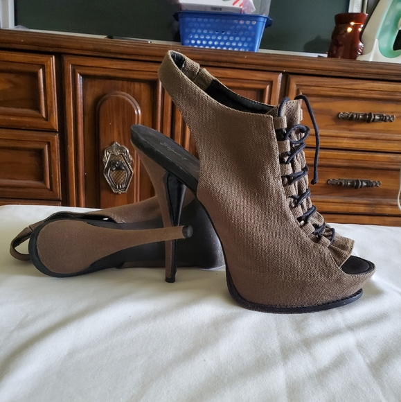 Elizabeth & James Lace Up Stiletto Heel Green 7.5 - Picture 2 of 5